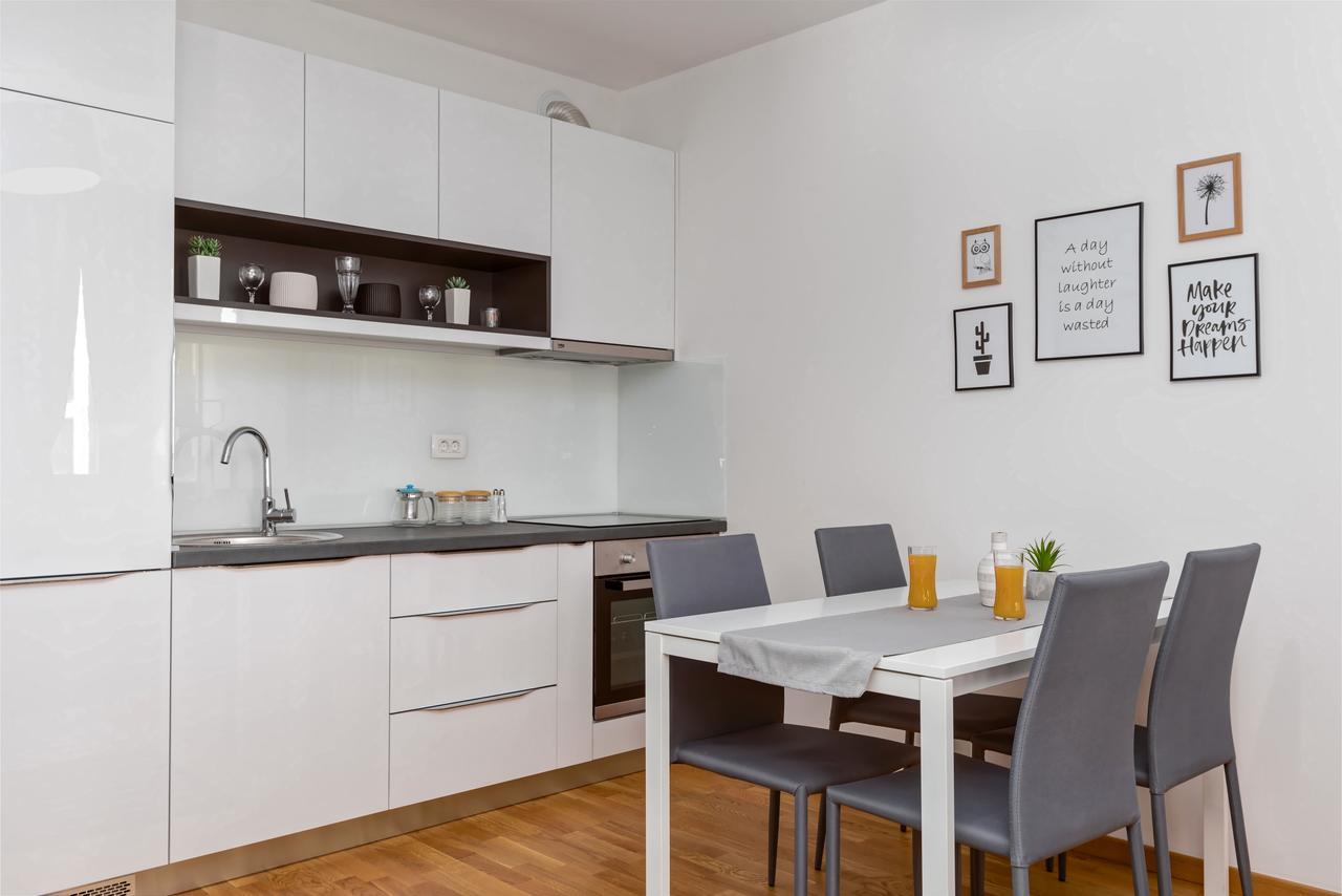 อพาร์ตเมนต์ ครุก Apartment บุดวา ภายนอก รูปภาพ