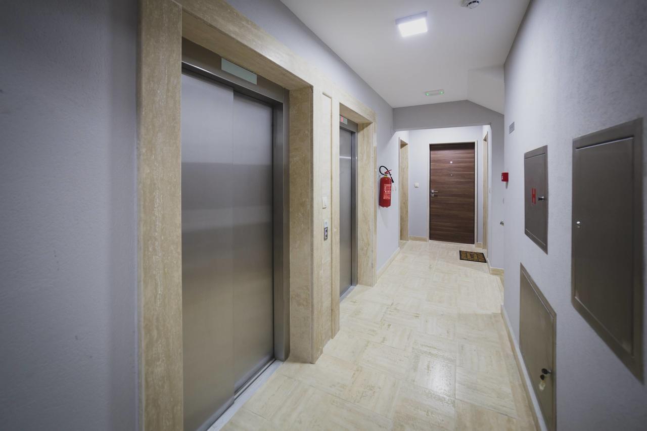 อพาร์ตเมนต์ ครุก Apartment บุดวา ภายนอก รูปภาพ